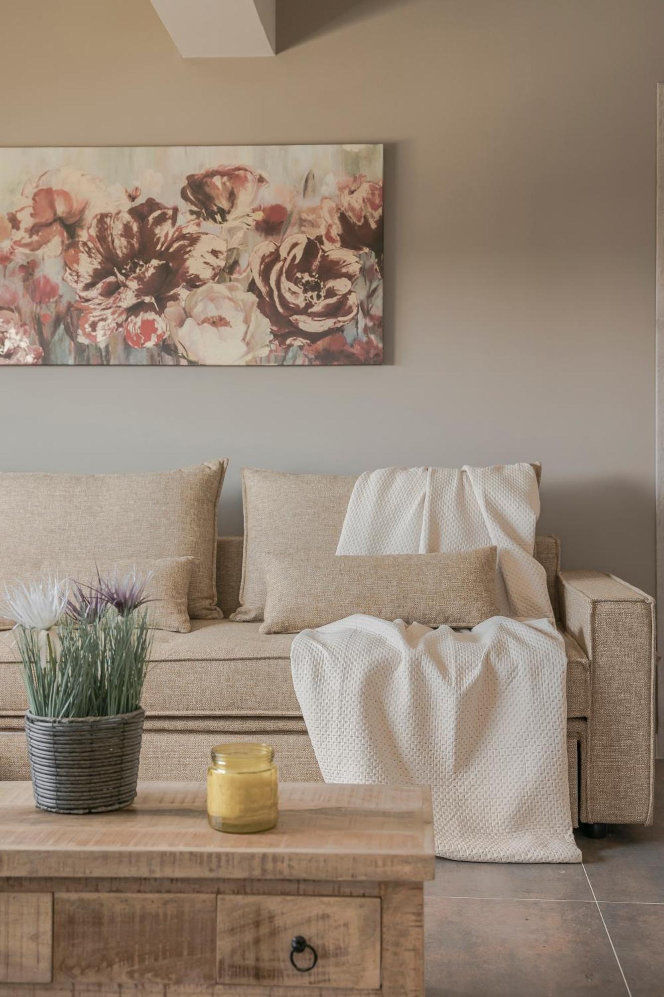 Queen Bee Residence Apartment